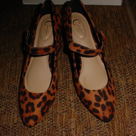 CATO New Animal Designs Heels Size 9 - Picture 2 of 4